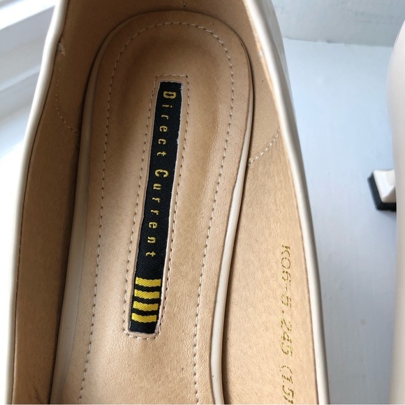 CREAM leather point toe gold buckle kitten heel shoe 8 - Picture 4 of 11